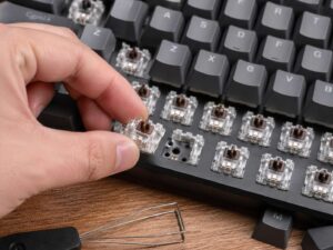 Hot-Swappable Keyboards Explained: What It Really Means Before You Buy