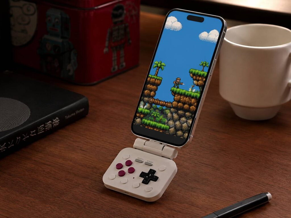8BitDo FlipPad Gives Your Phone a Pocket-Size Game Boy Makeover for Just $30
